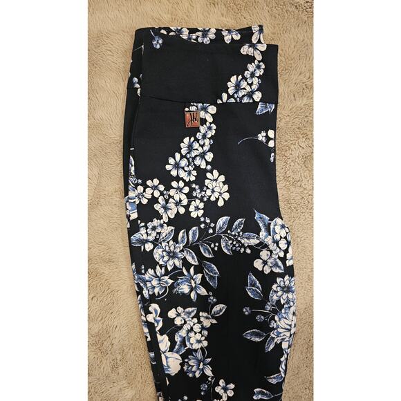 Joseph Ribkoff Floral Pants, Pull on, Blue White,  Ankle, New, Womens Sz 6 - Picture 3 of 11